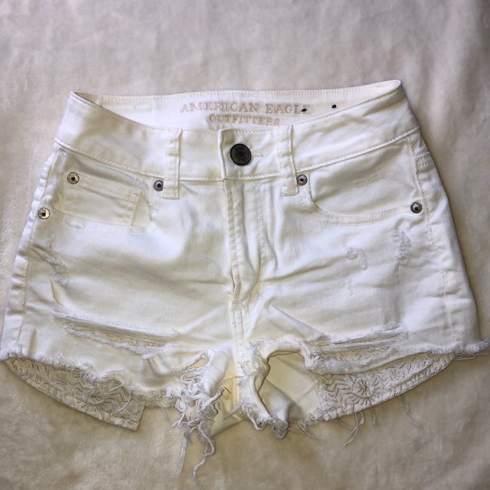 Size 00 American Eagle white shorts